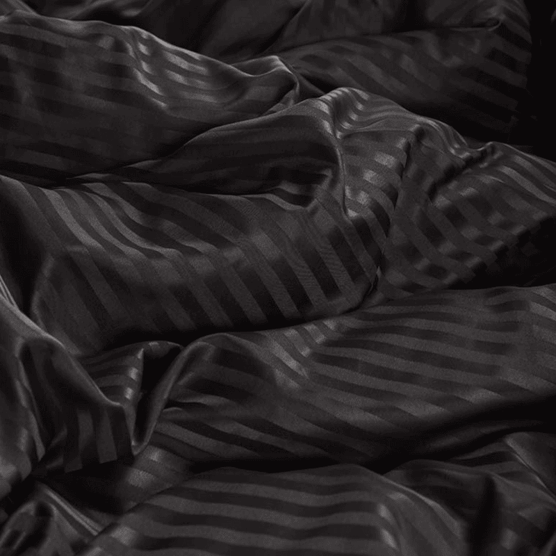 COUETTE RAYÉE SATINÉE GRISE – Image 4